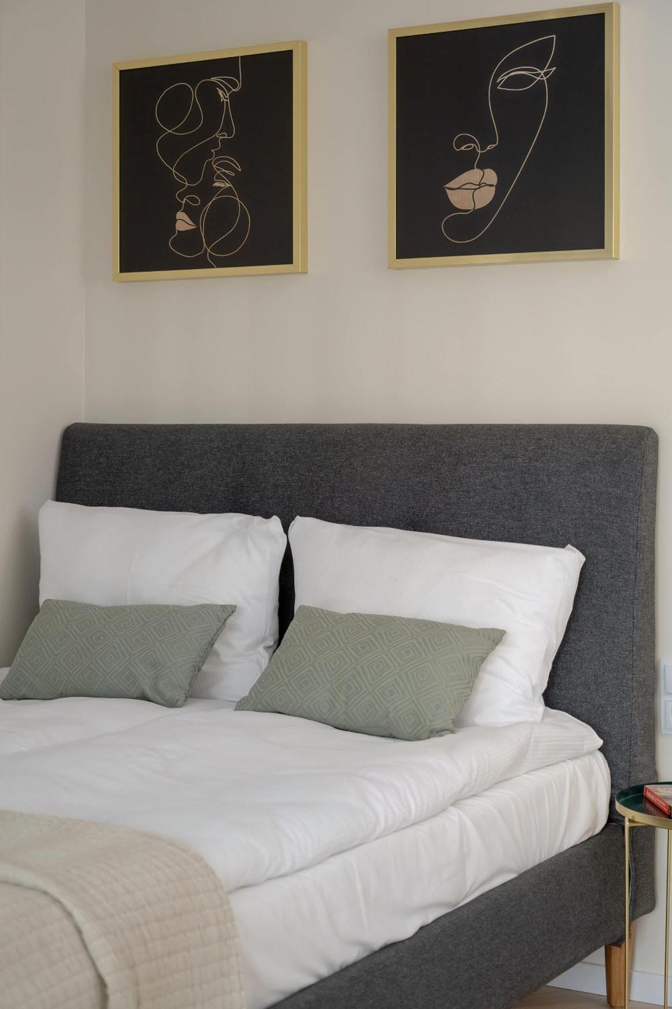 Old Town River With Balcony & Parking By Renters
