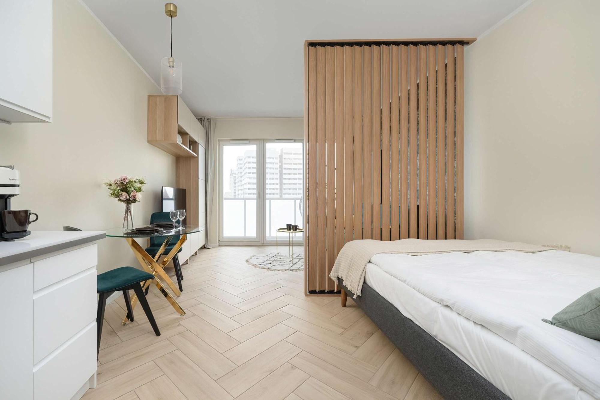 Old Town River With Balcony & Parking By Renters Apartament *